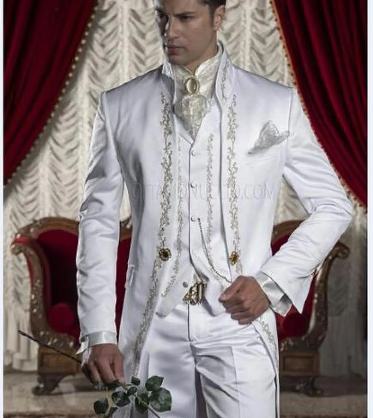 2022 Ultimo disegno della mutanda del cappotto Abito da uomo in raso bianco con ricamo italiano Tuxedo Slim Fit 3 pezzi Custom G