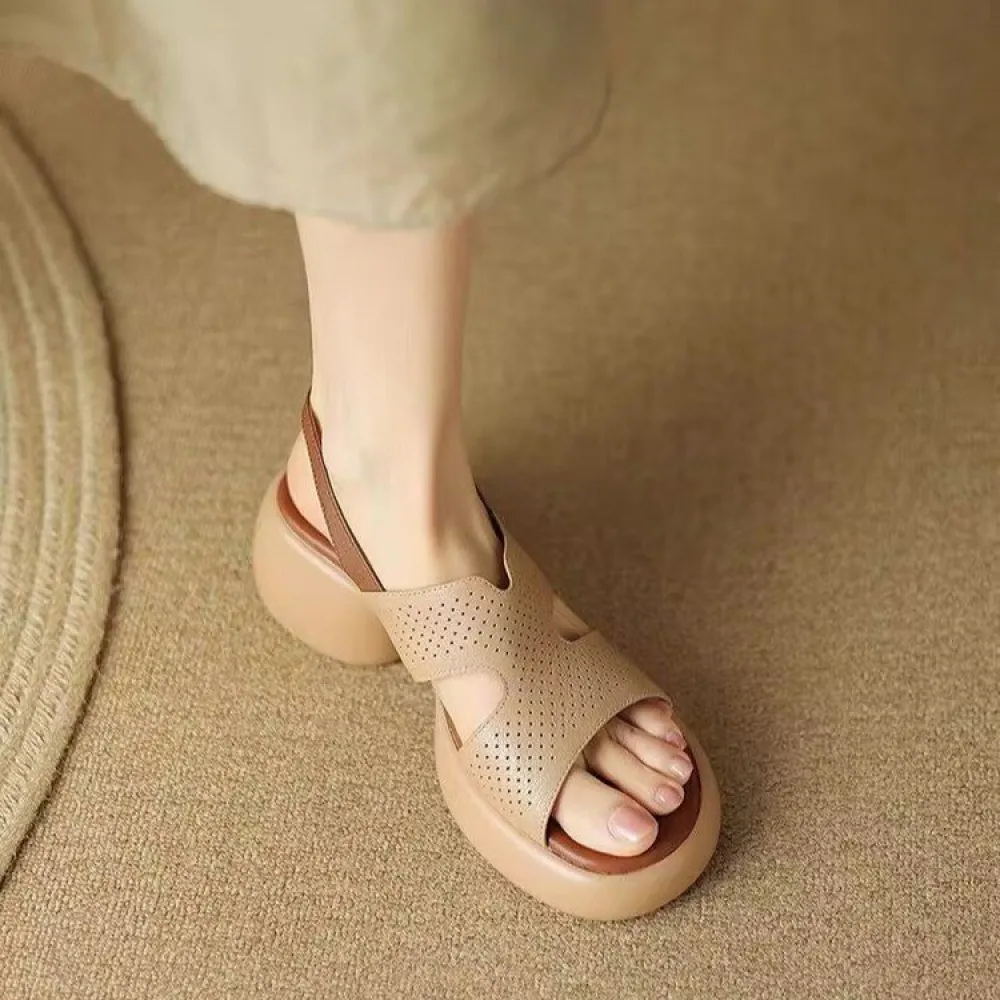 2024 Moda estiva con gonna Sandali da spiaggia romani stile caldo Sandali con tacco spesso con suola spessa in stile francese