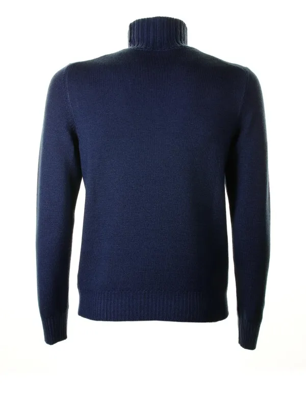 Blue long-sleeved turtleneck