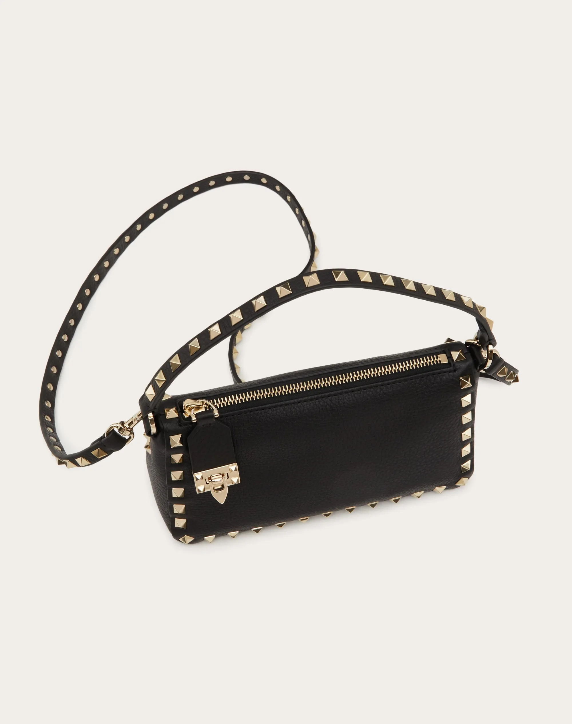 BORSA PICCOLA A TRACOLLA ROCKSTUD IN VITELLO GRANATO