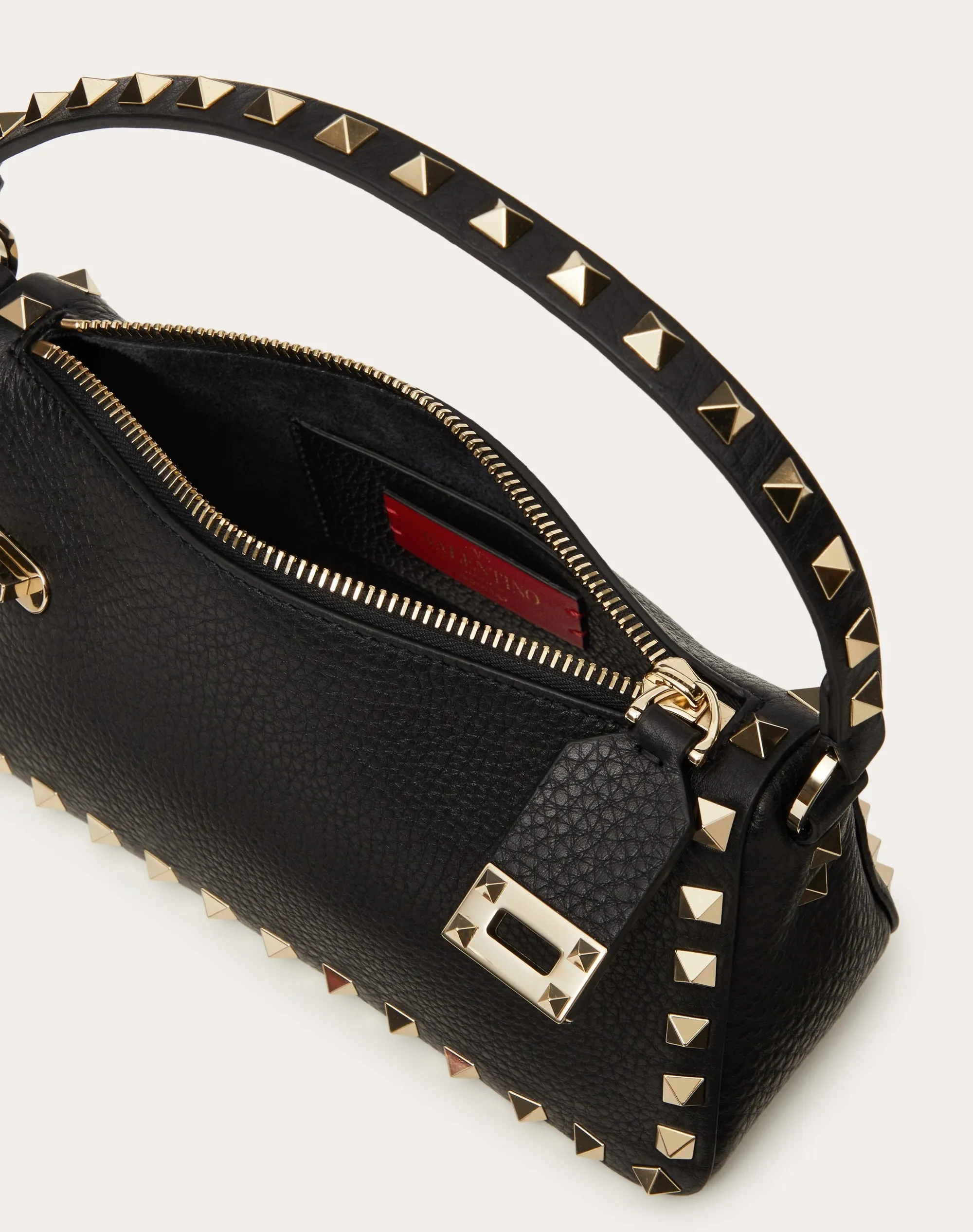 BORSA PICCOLA A TRACOLLA ROCKSTUD IN VITELLO GRANATO