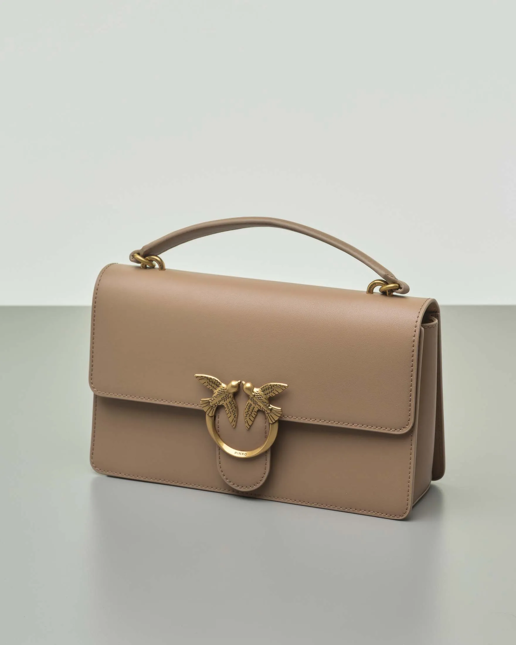 Classic Love Bag Light Simply color cammello con fibbia Love Birds dorata