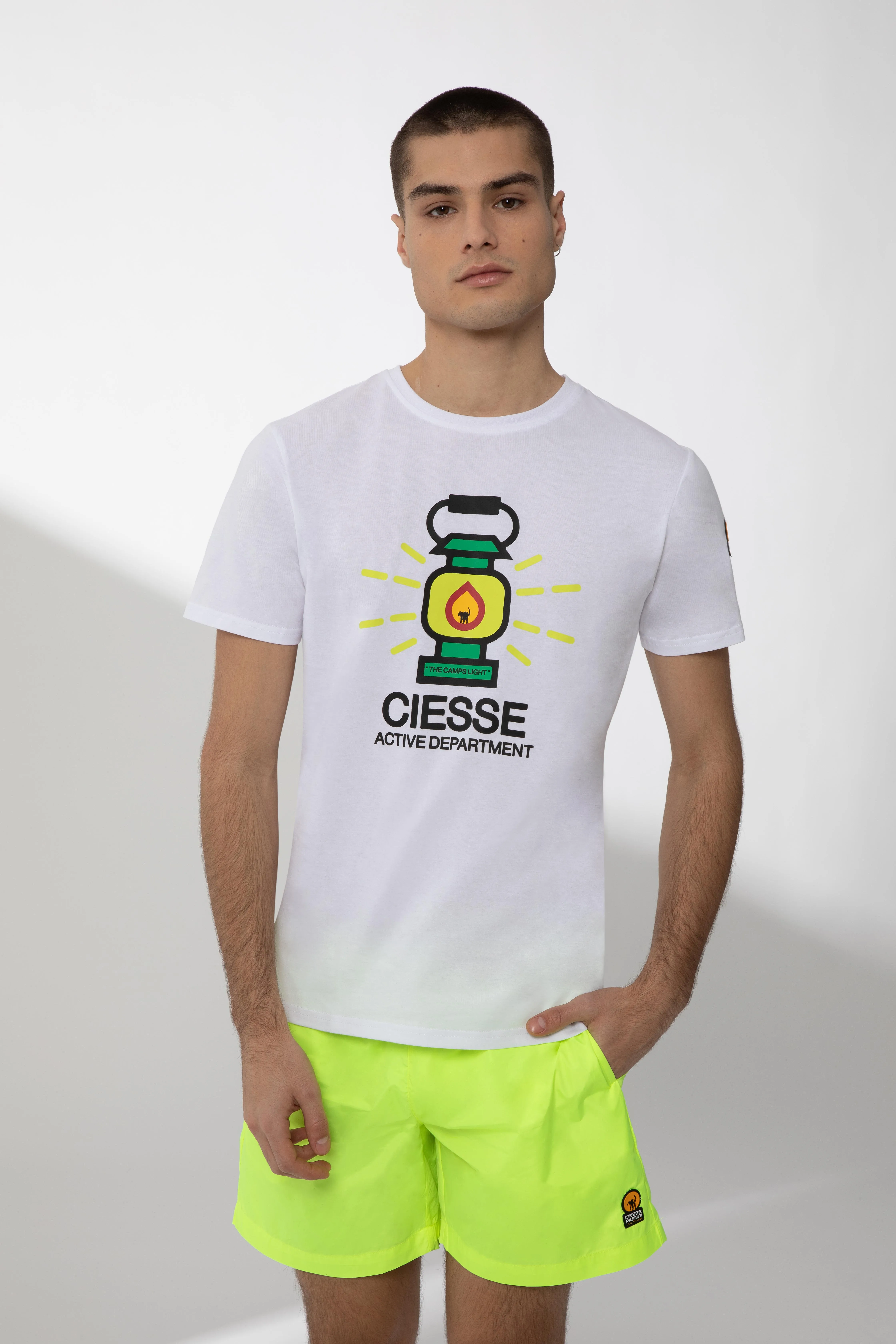 GEORDIE – T shirt bianca con stampa sul petto