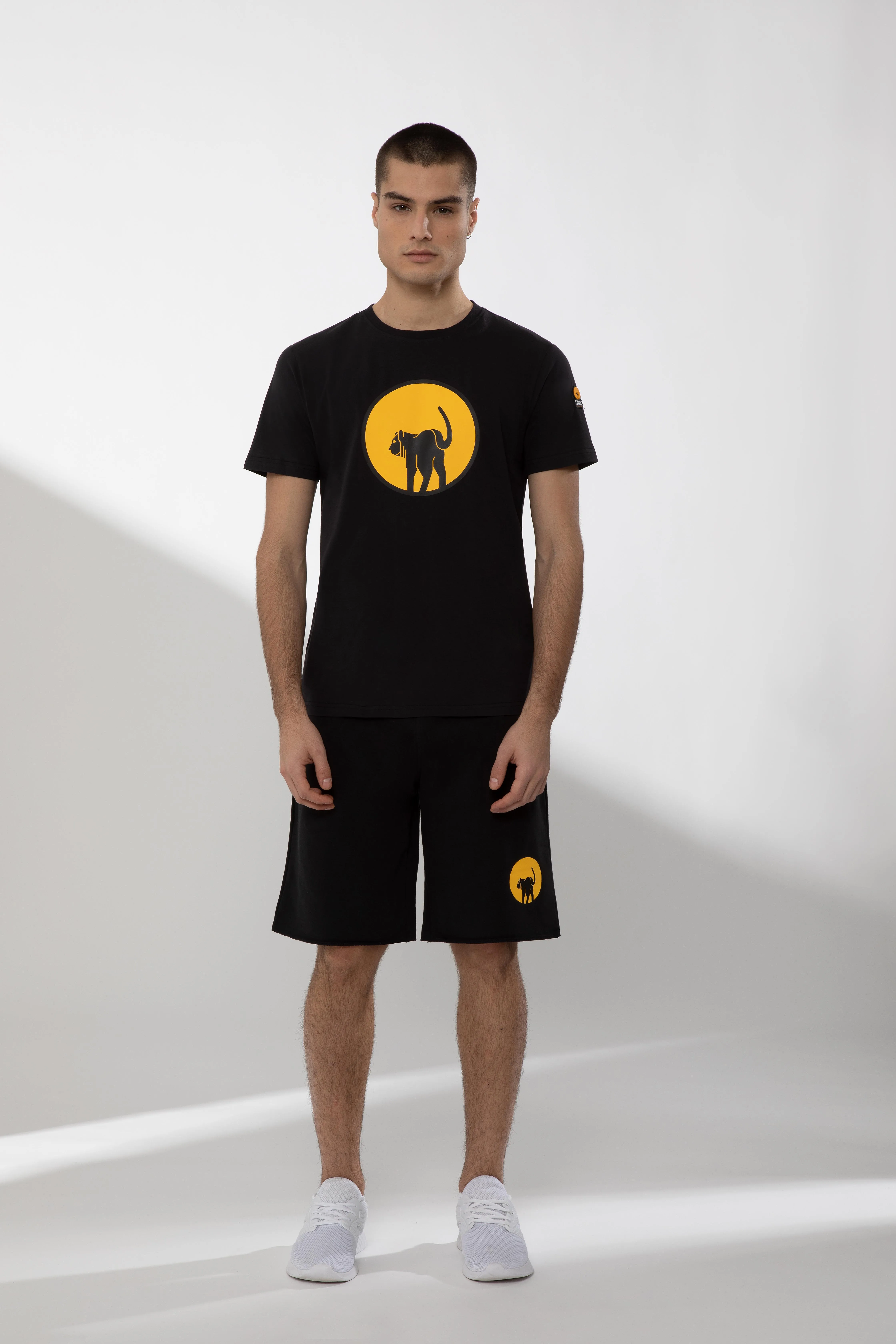 GEORDIE – T shirt nera con stampa maxi logo