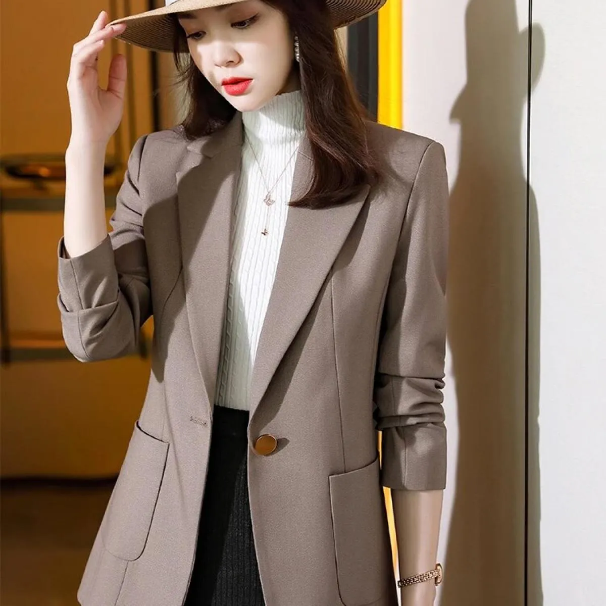 Giacca da donna formale di alta qualità con bottone singolo Giacca da donna Cappotto solido nero marrone kaki femminile per l'au