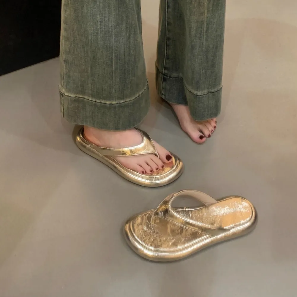 Infradito argento alla moda con suola spessa Scarpe da donna 2024 Abbigliamento esterno estivo Infradito Sandali da spiaggia Sca