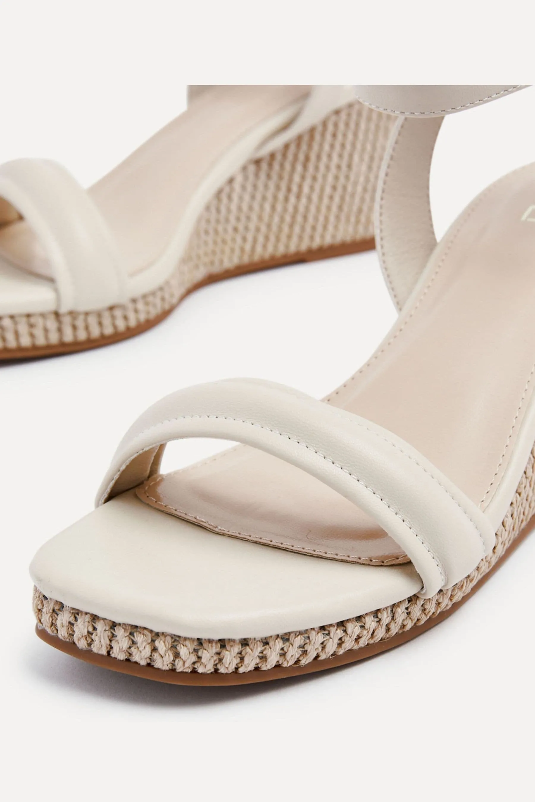 Linzi Chelsea - Zeppe in pelle sintetica effetto corda con cinturino imbottito sul davanti