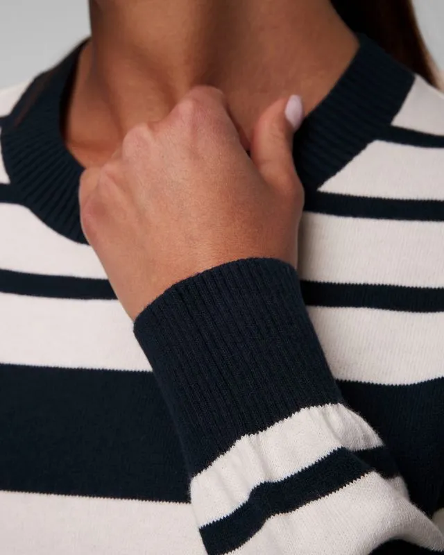 Maglione bianco-blu scuro da donna Helly Hansen Skagen Sweater 2.0