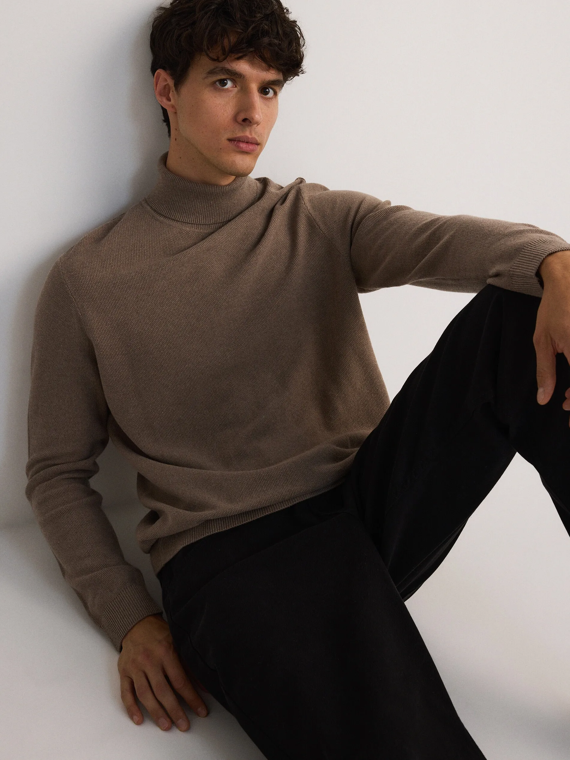 Maglione in cotone a collo alto