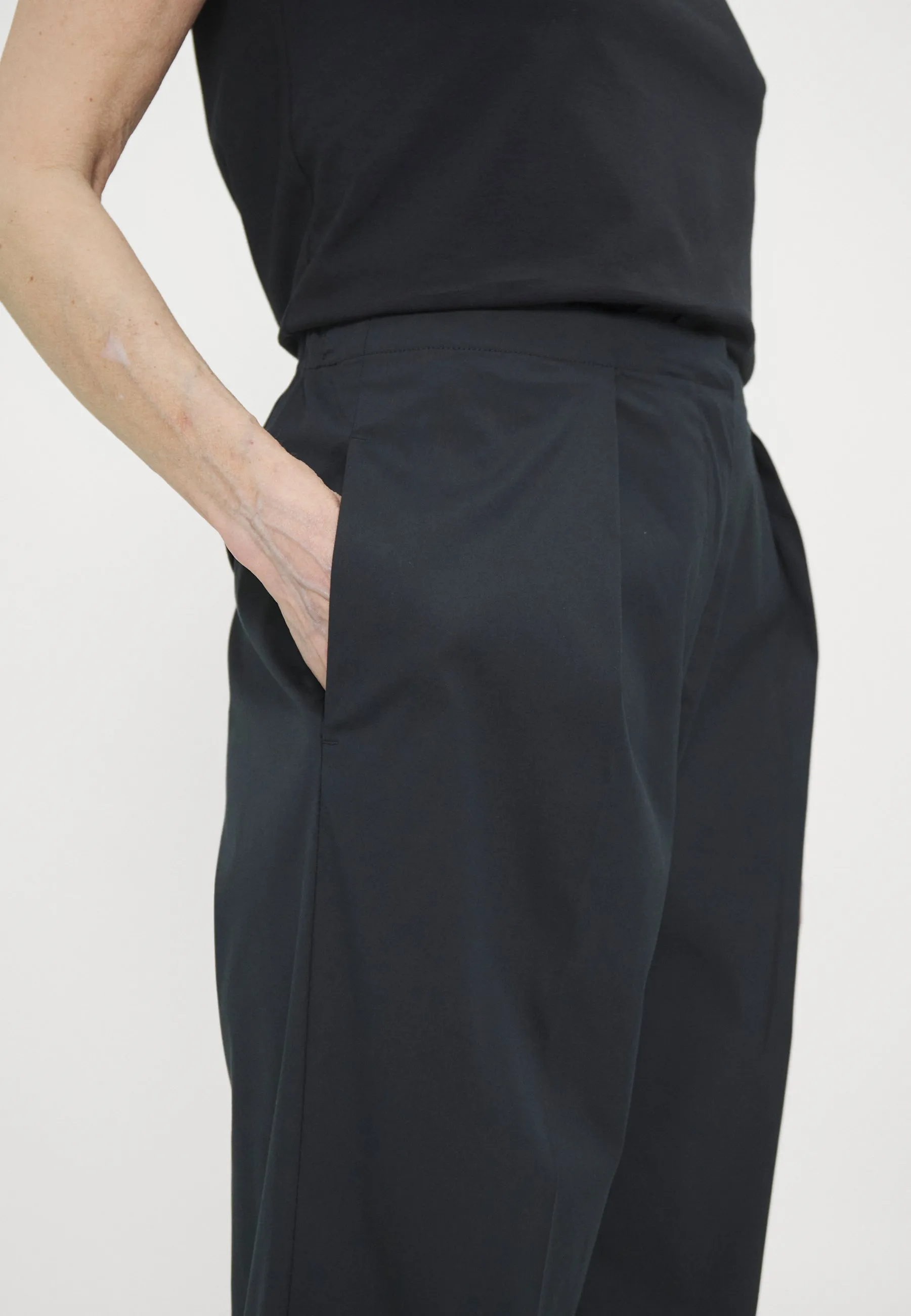 MAILLE - Pantaloni