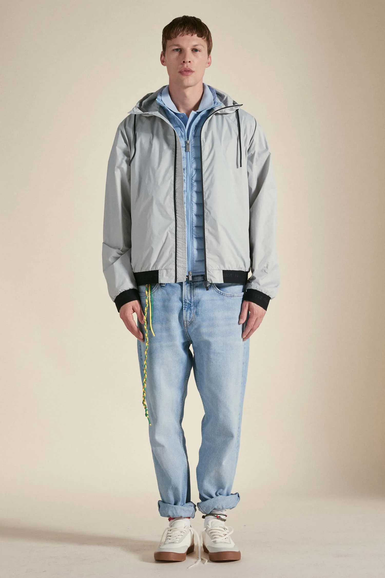MARLIN – Windbreaker grigio impacchettabile con cappuccio
