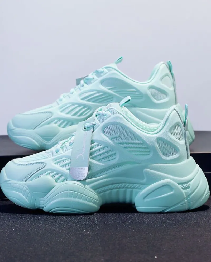 Nuove scarpe da ginnastica femminili con suola spessa in mesh traspirante per tutte le partite