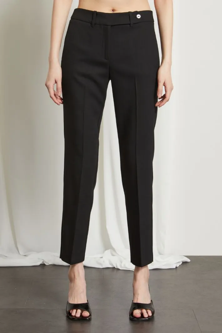 Pantaloni slim