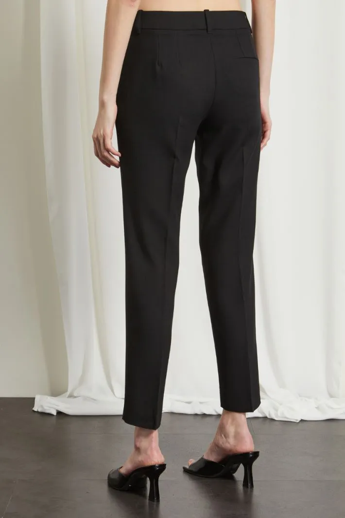 Pantaloni slim