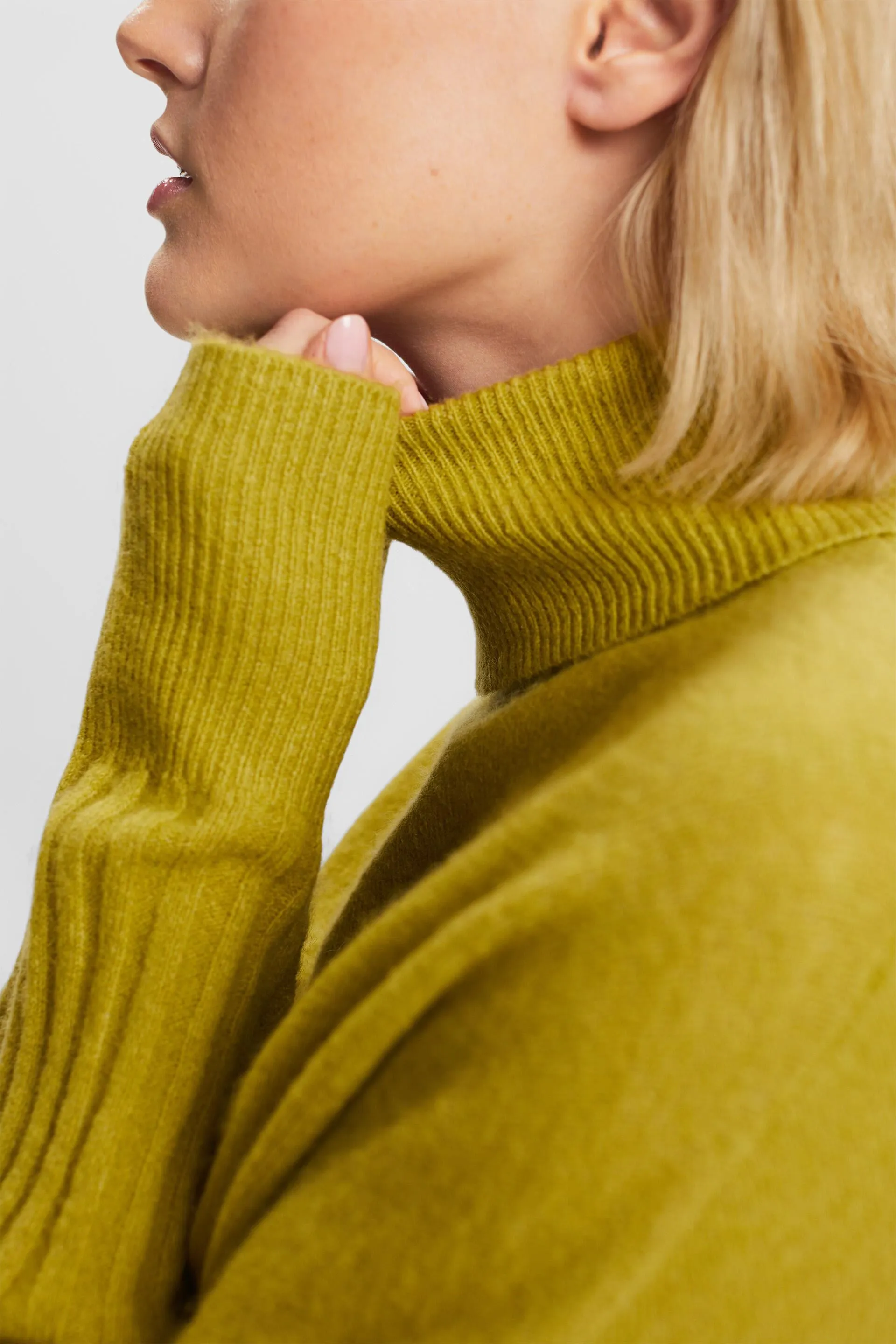 Pullover dolcevita in misto lana