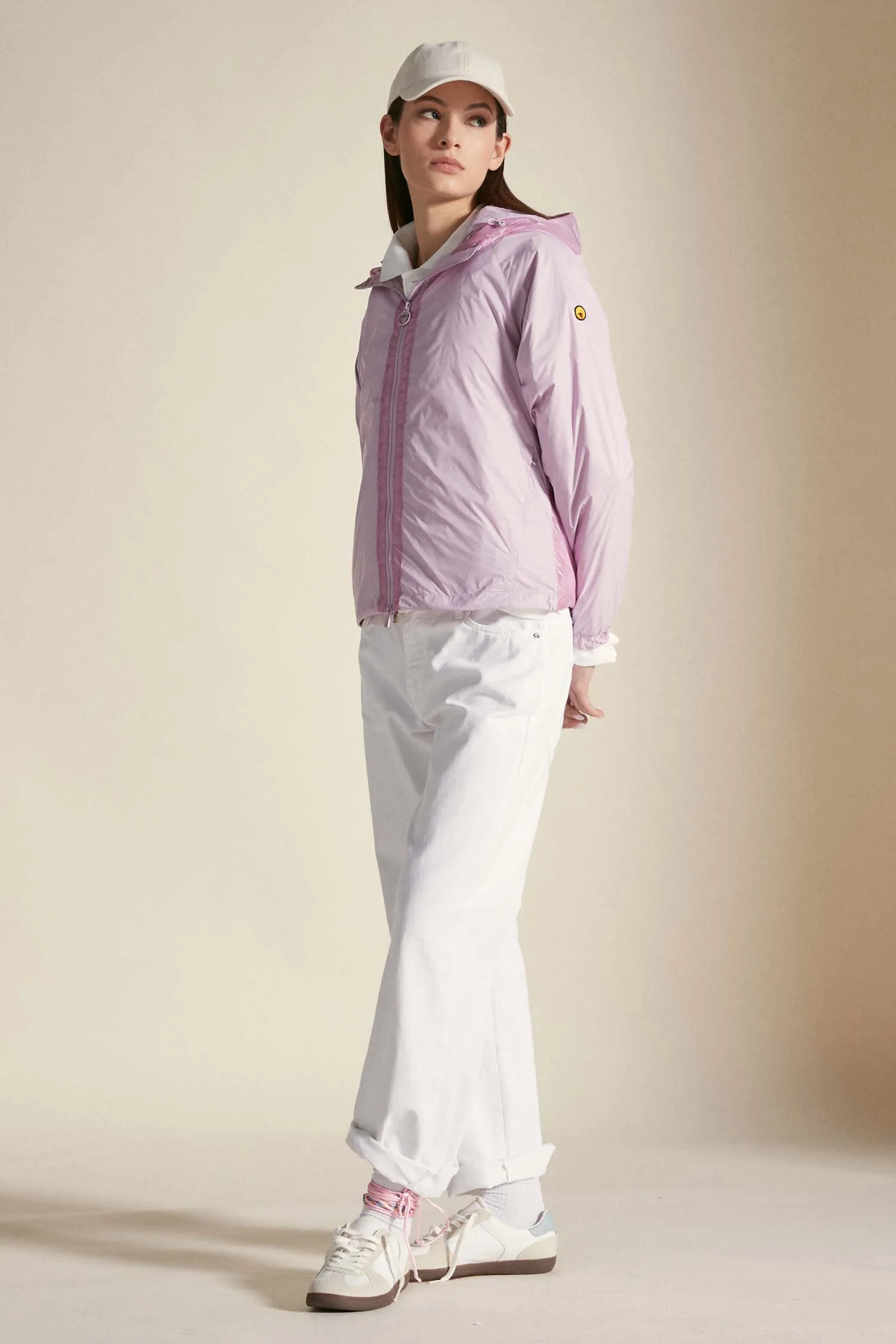 ROSA –  Windbreaker rosa pastello con cappuccio ripiegabile