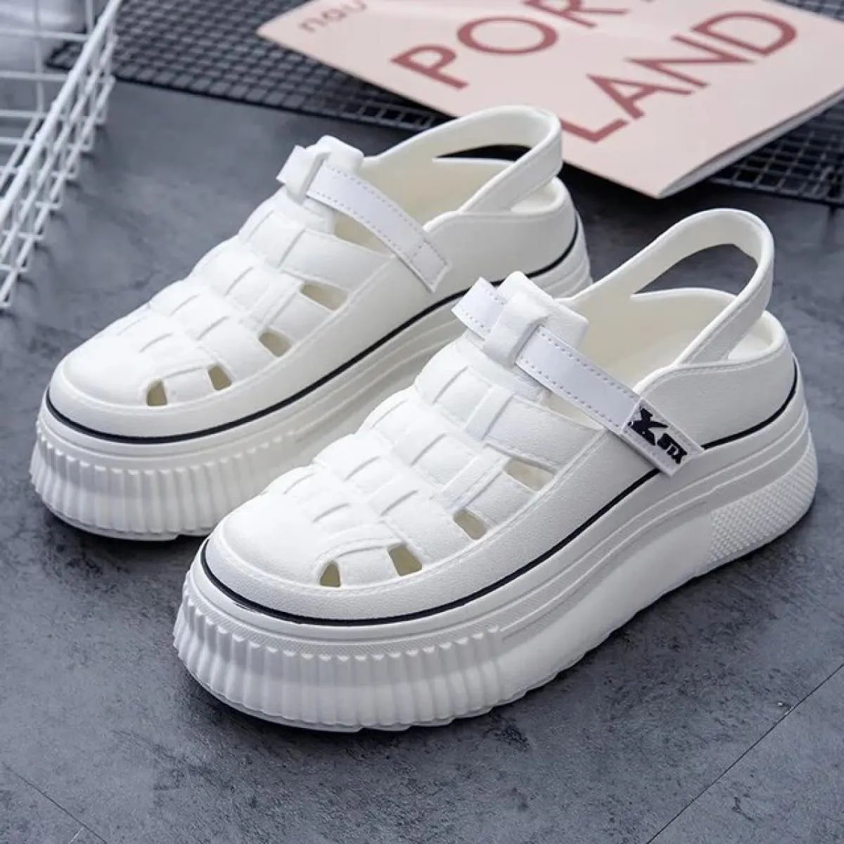 Sandali da donna Eva 2024 Nuovi sandali romani Gabbia di maiale intrecciata rossa Scarpe con suola spessa Interno rialzato da do