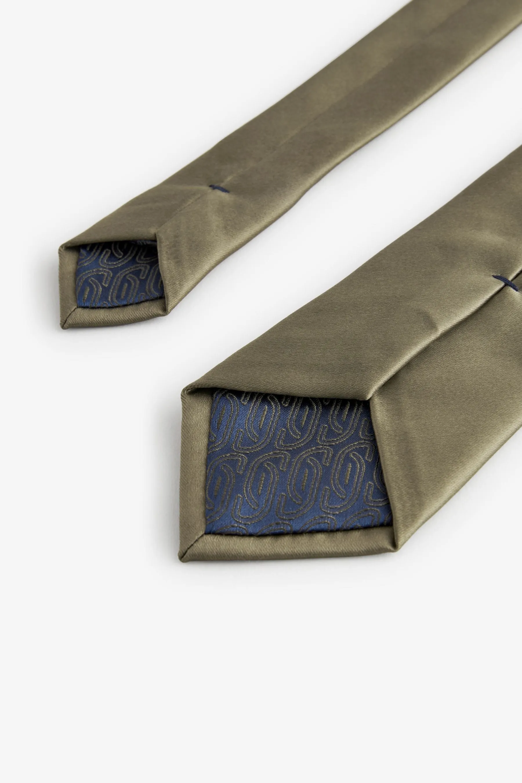 Satin cravatta e fazzoletto da taschino