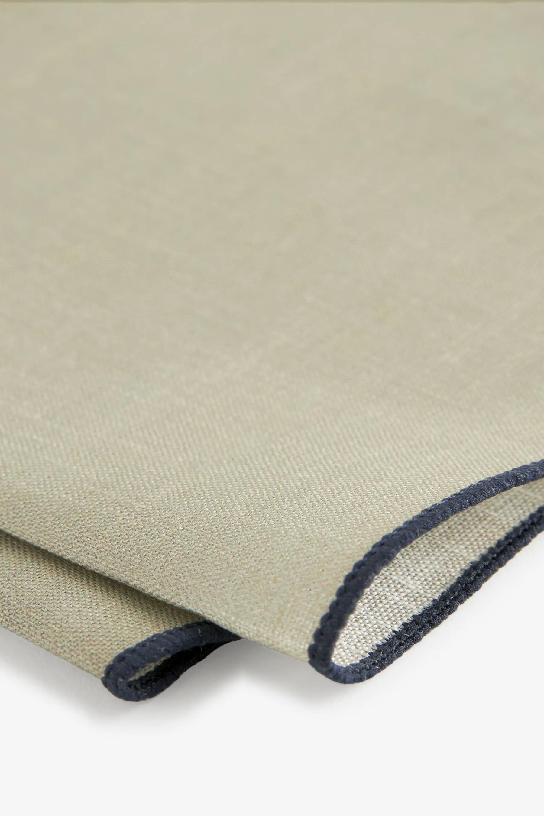 Set con cravatta e fazzoletto da taschino in lino