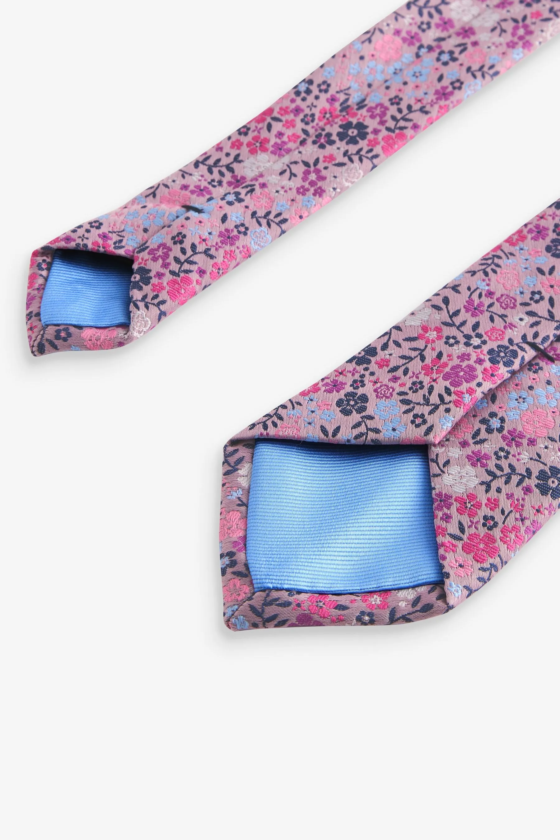 Set con cravatta e fazzoletto da taschino