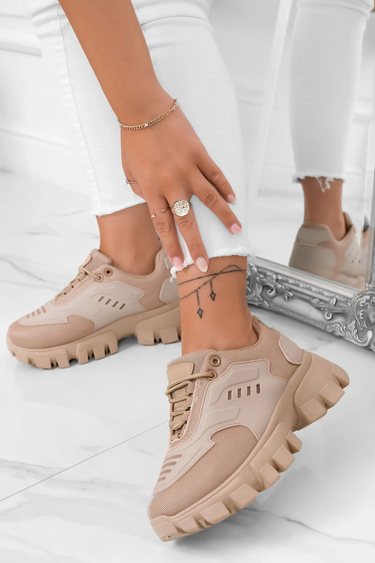 Sneakers fango con suola carrarmato