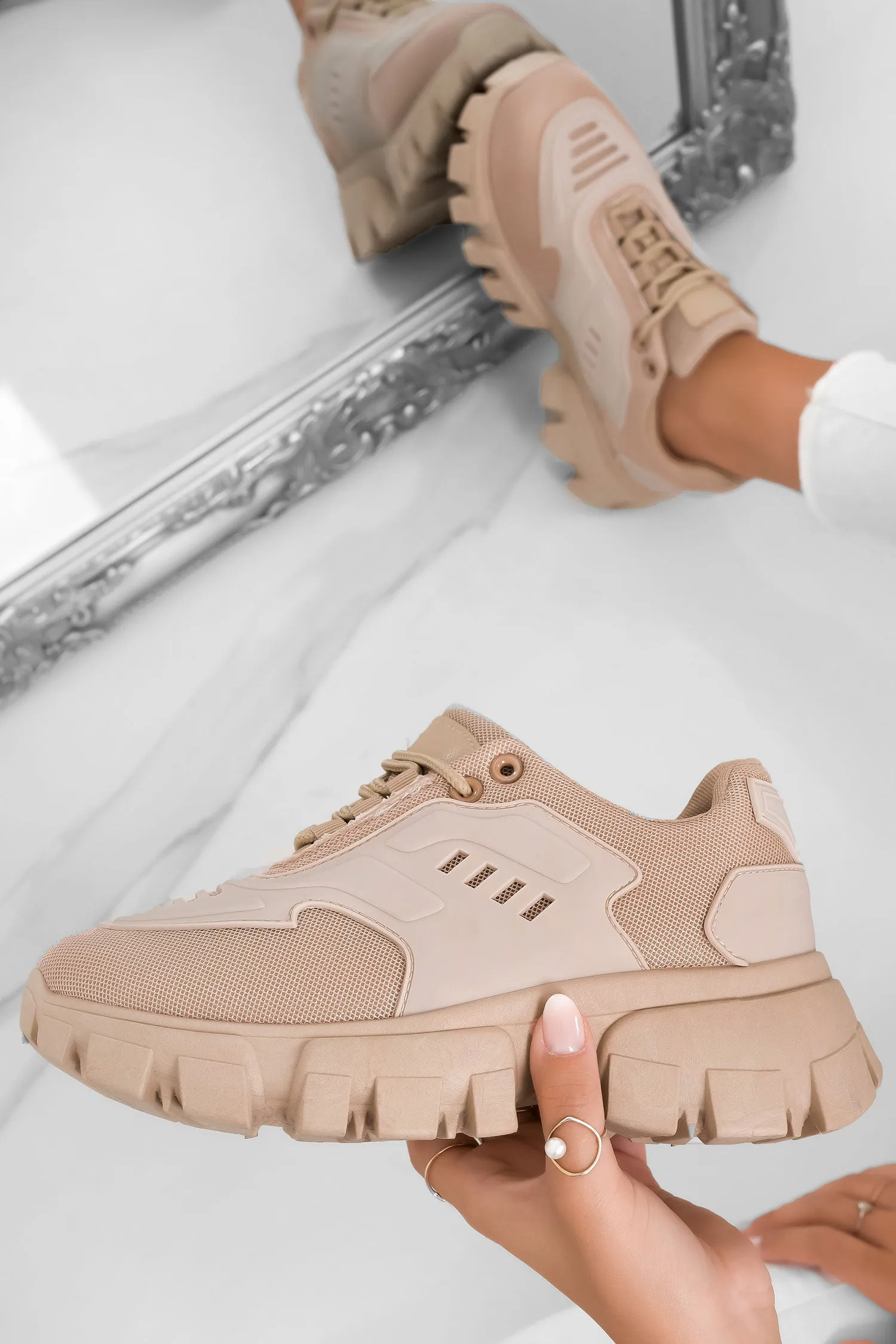 Sneakers fango con suola carrarmato