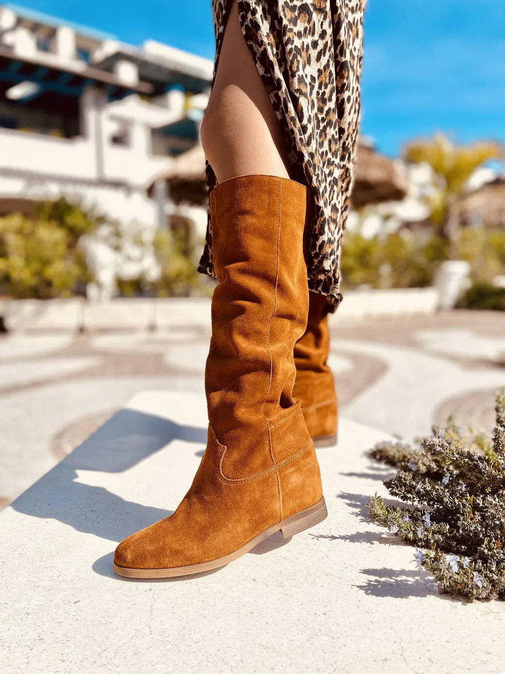 Stivali Donna in Pelle Scamosciata con Zeppa Interna Made in Italy
