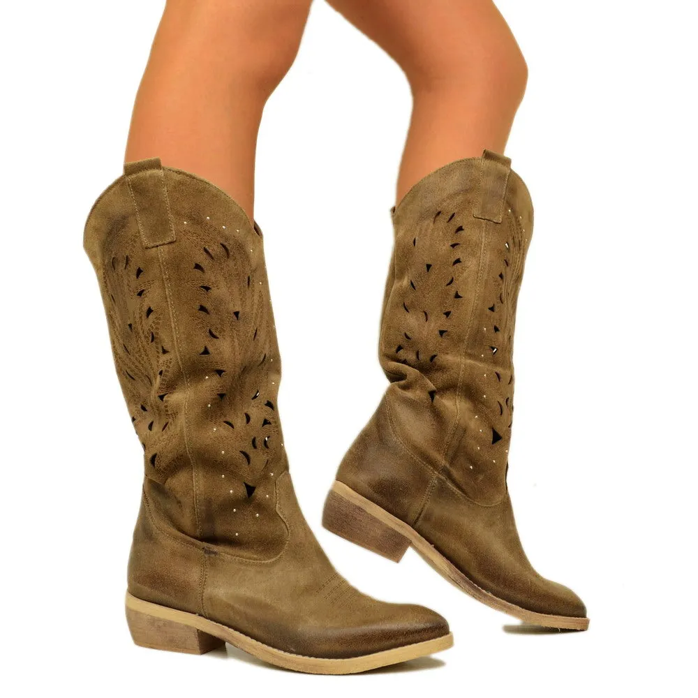 Stivali Texani Donna Laserati in Camoscio Taupe con Tacco Basso