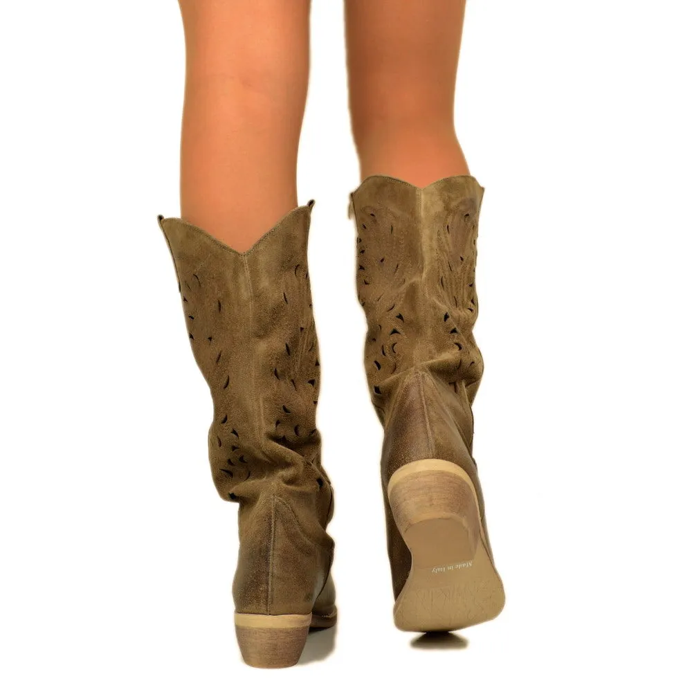 Stivali Texani Donna Laserati in Camoscio Taupe con Tacco Basso
