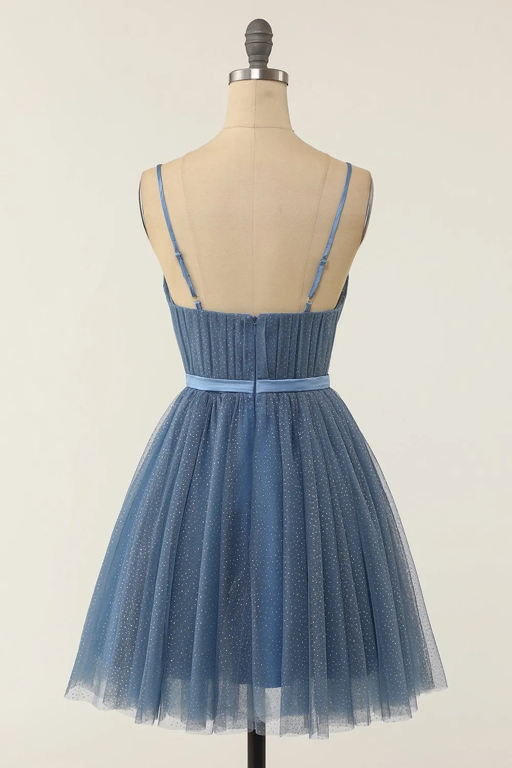 Una linea senza spalline abito da cocktail corto grigio blu