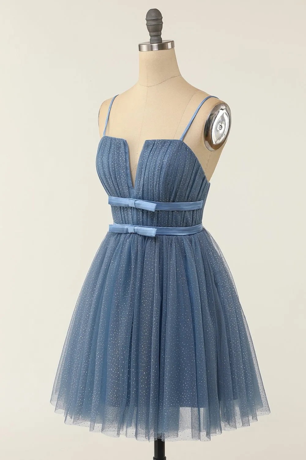 Una linea senza spalline abito da cocktail corto grigio blu