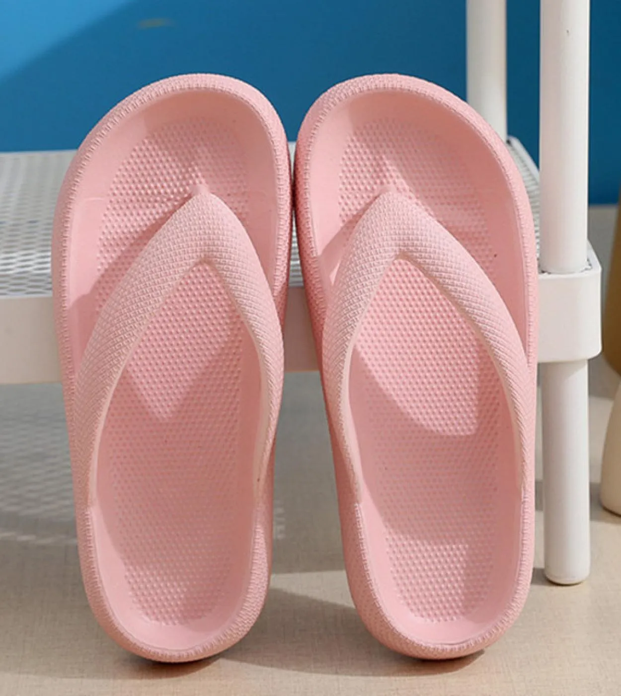 Vip suola spessa infradito da spiaggia antiscivolo donna estate 2023 EVA suola morbida pantofole nuvola donna piattaforma con pu