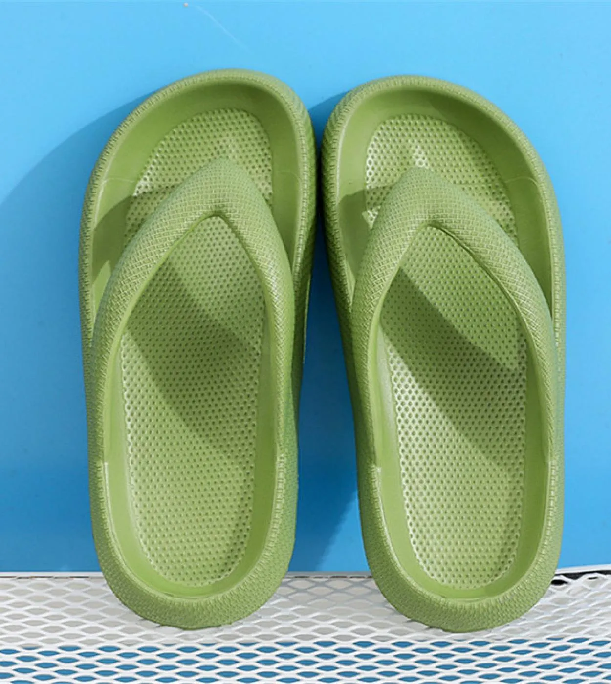 Vip suola spessa infradito da spiaggia antiscivolo donna estate 2023 EVA suola morbida pantofole nuvola donna piattaforma con pu